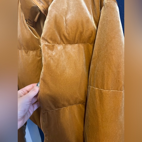 Fabletics Puffer Jacket - Picture 2 of 7